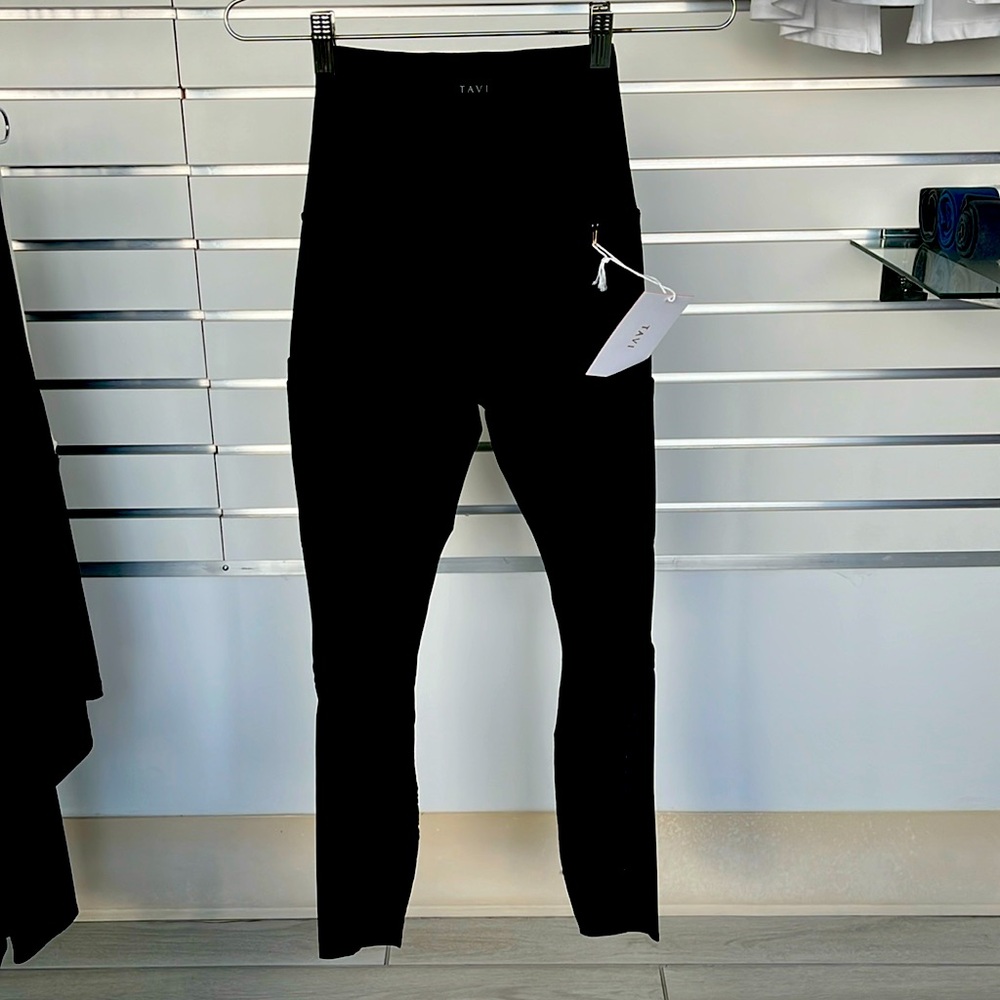 Tavi, Stash & Dash 7/8 tight, sheer calf inset, 2 pockets